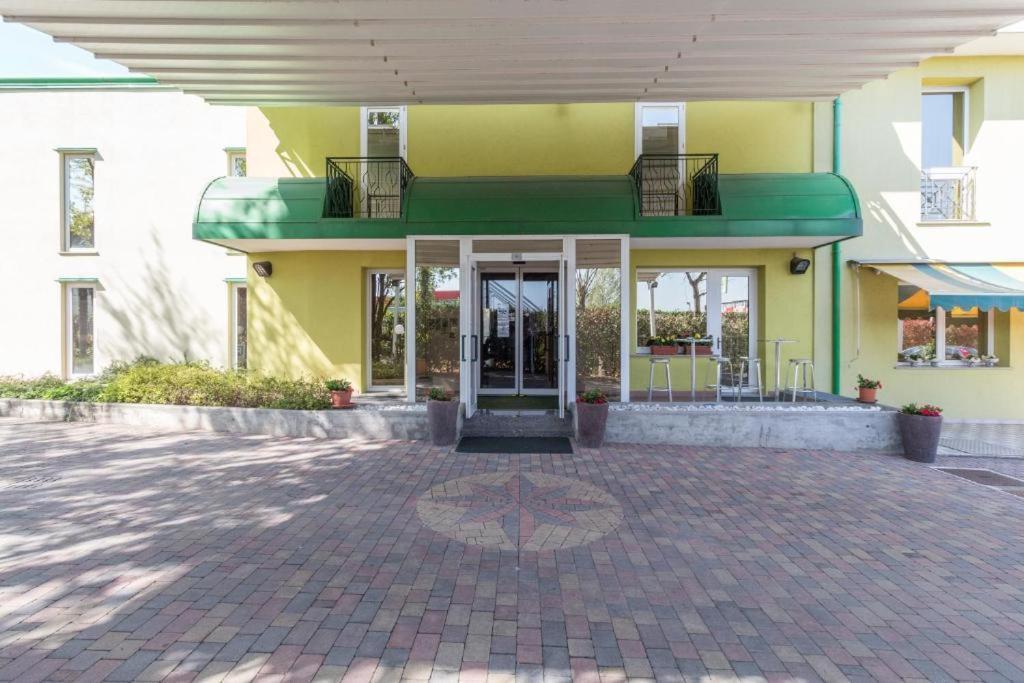 B&B Hotel Roy Silea Luaran gambar