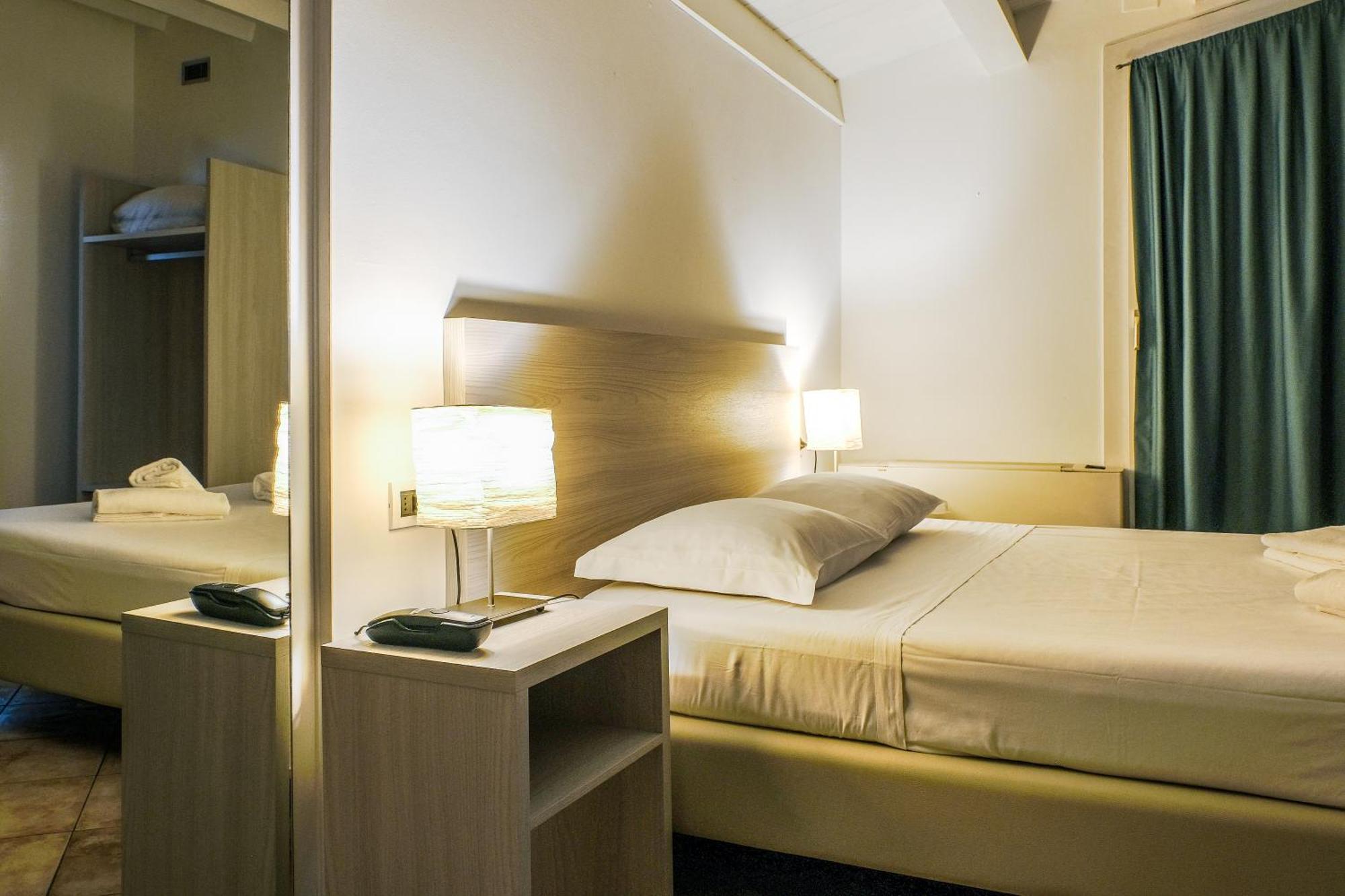 B&B Hotel Roy Silea Luaran gambar
