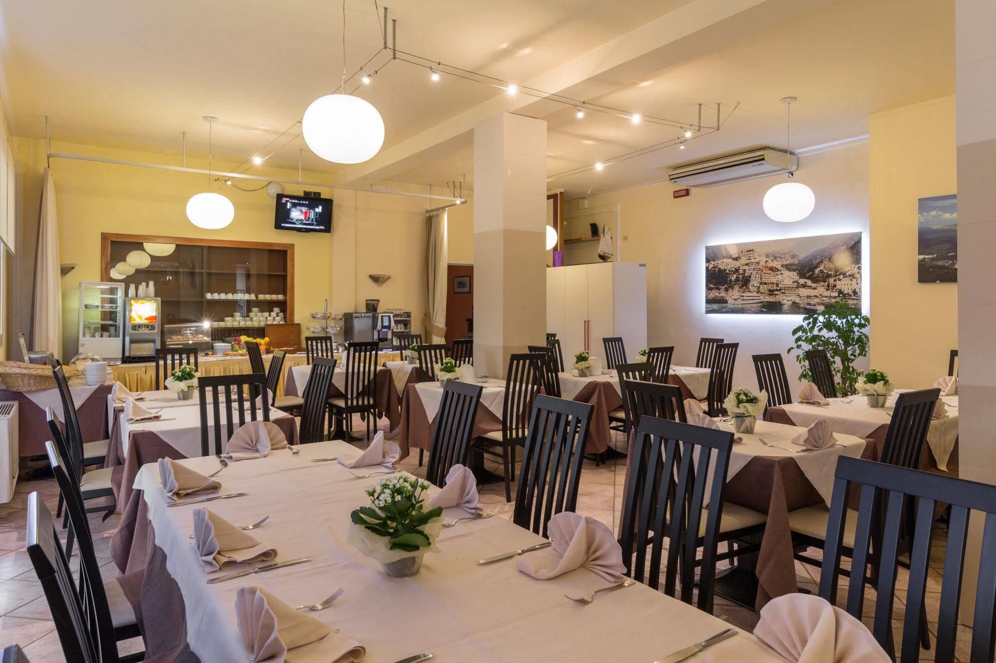 B&B Hotel Roy Silea Luaran gambar