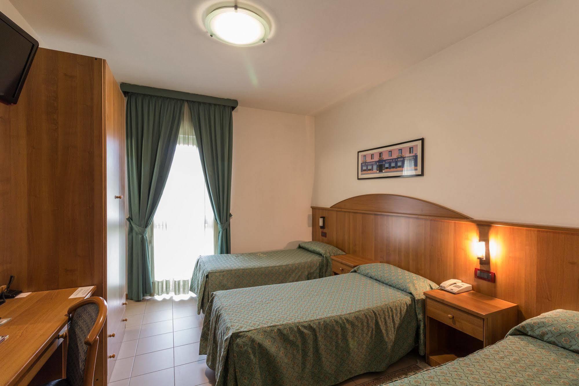 B&B Hotel Roy Silea Luaran gambar